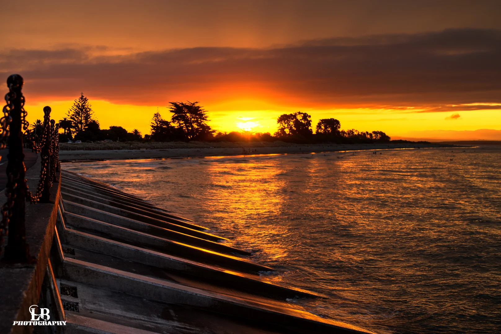 IMG_0255_6_7_8_9_tonemapped.jpg