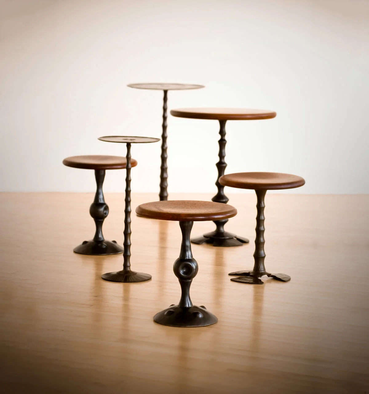 06-eli-occasional_table_grp-1200x1280.jpg