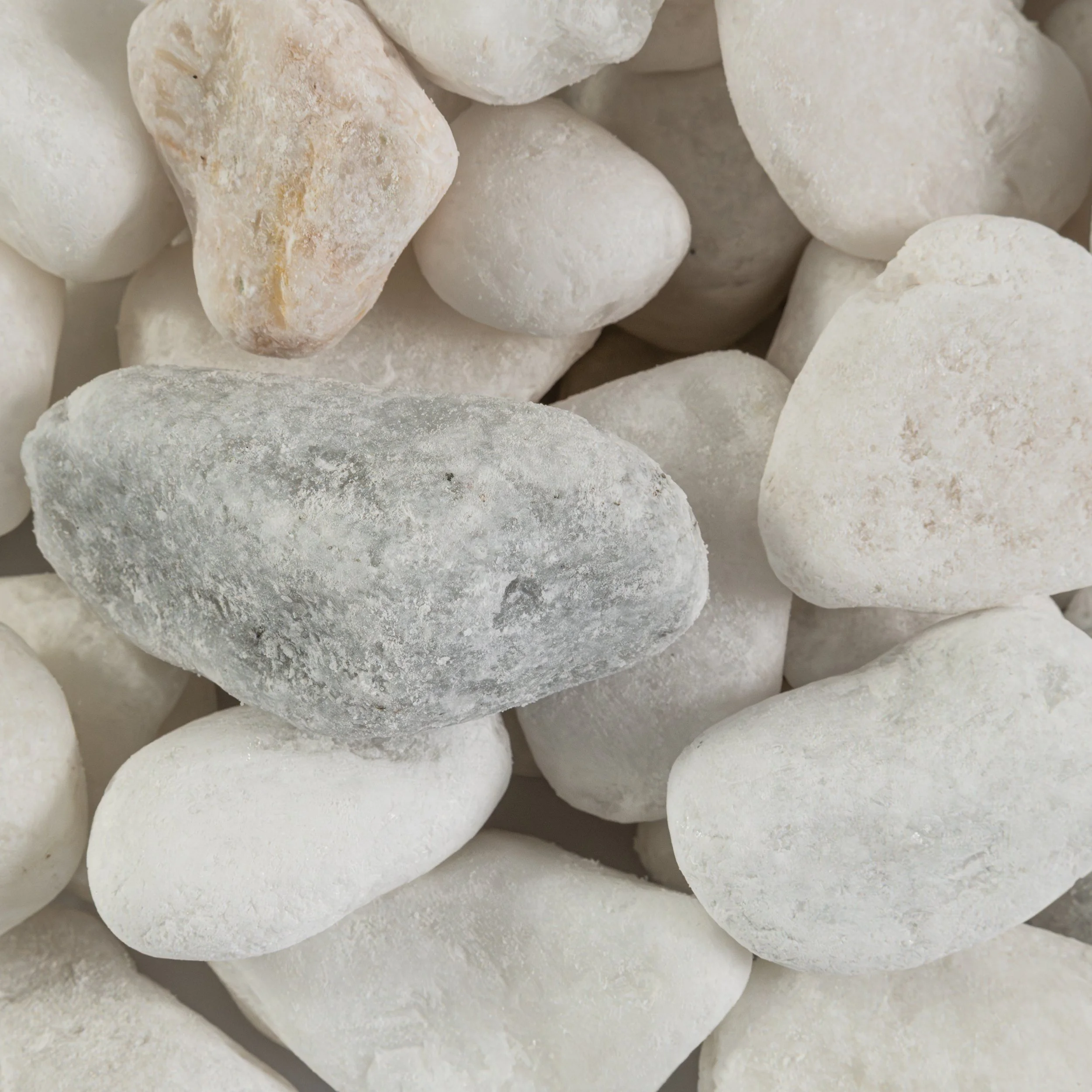 Himalaya White Pebbles 40lbs Bag