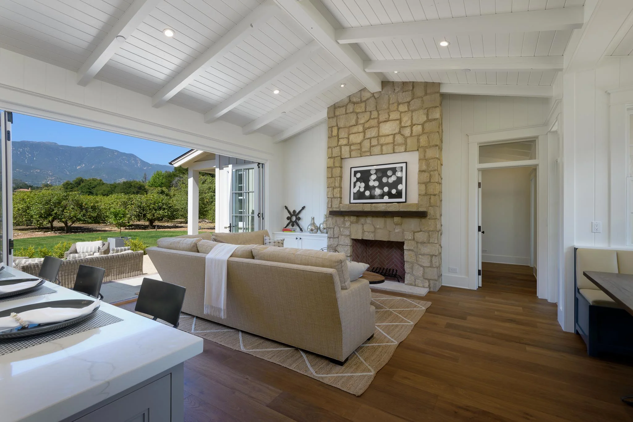 FamilyRoom.jpg