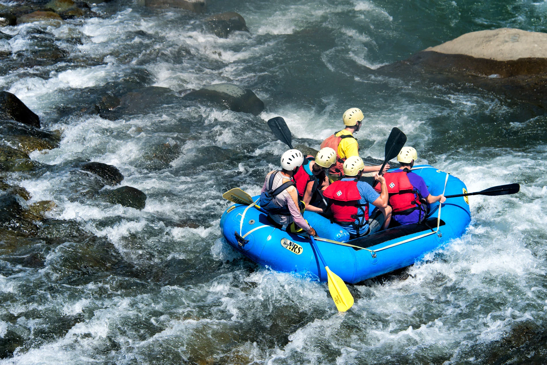 Rafting the Savegre.JPG