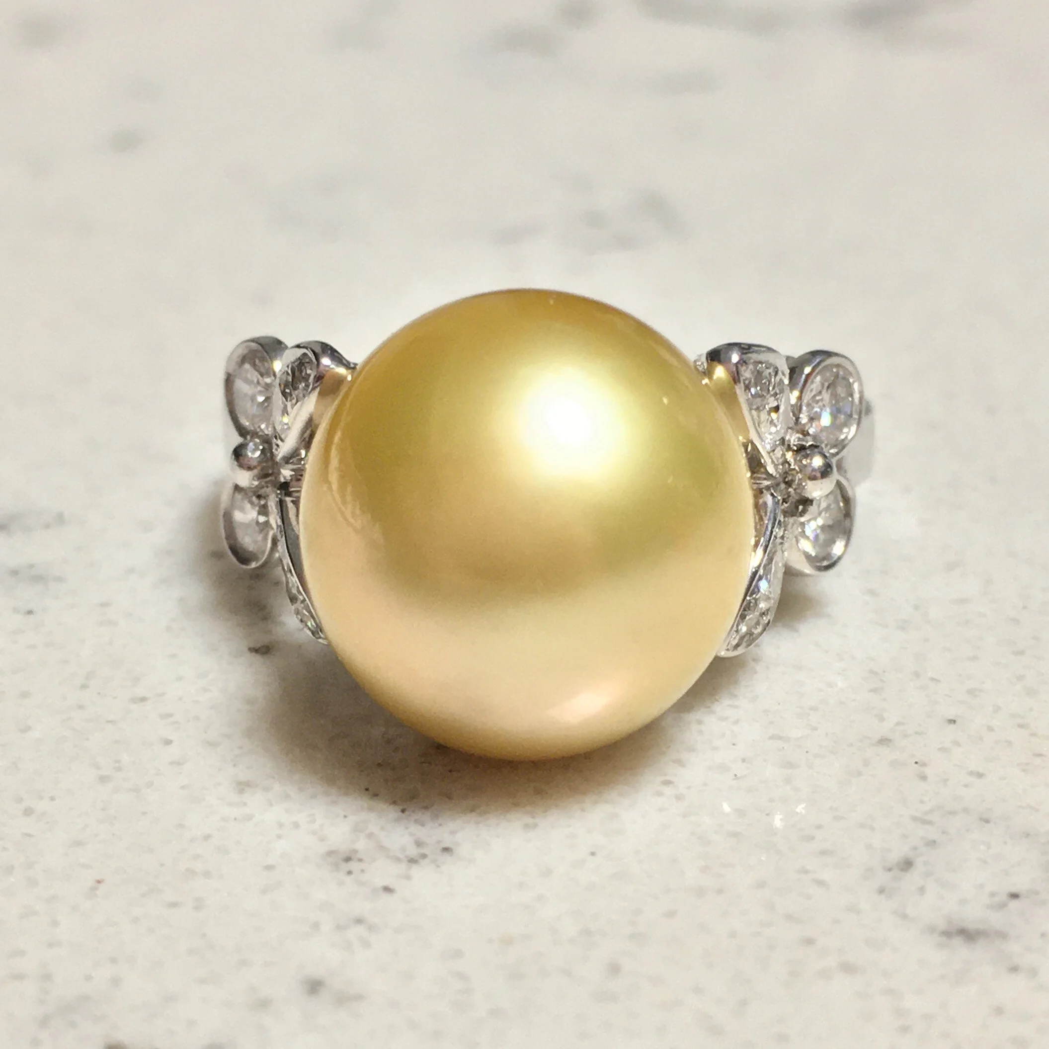 Golden South Sea Pearl 