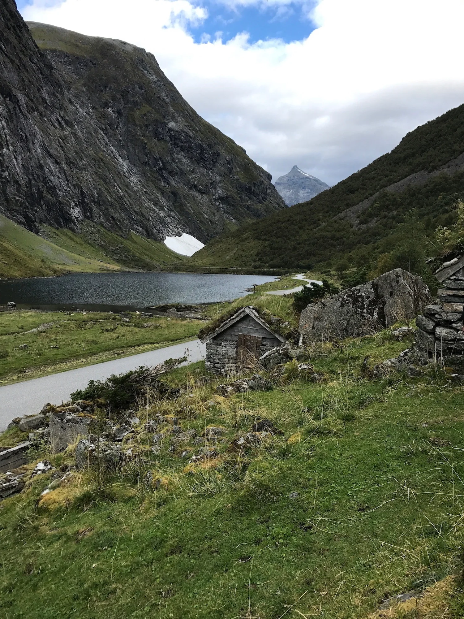 Shepherds hut lake.jpg