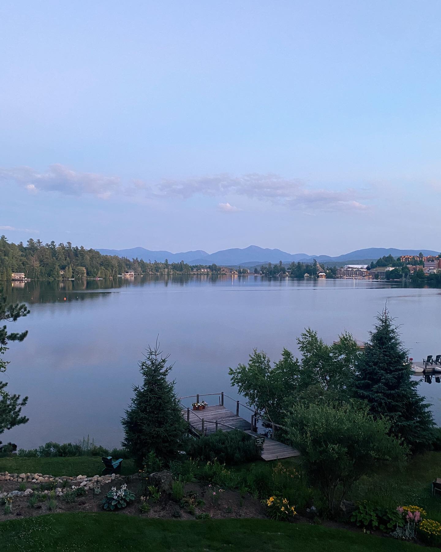 exploding with gratitude from the most spectacular weekend in a new-to-me place. lake placid, I&rsquo;ll be holding you in my heart forever. &hearts;️

flew into: @flyalbany (drove 2.5 hours to LP)
stayed: @mirrorlakeinn 
hiked: mount van hoevenberg
