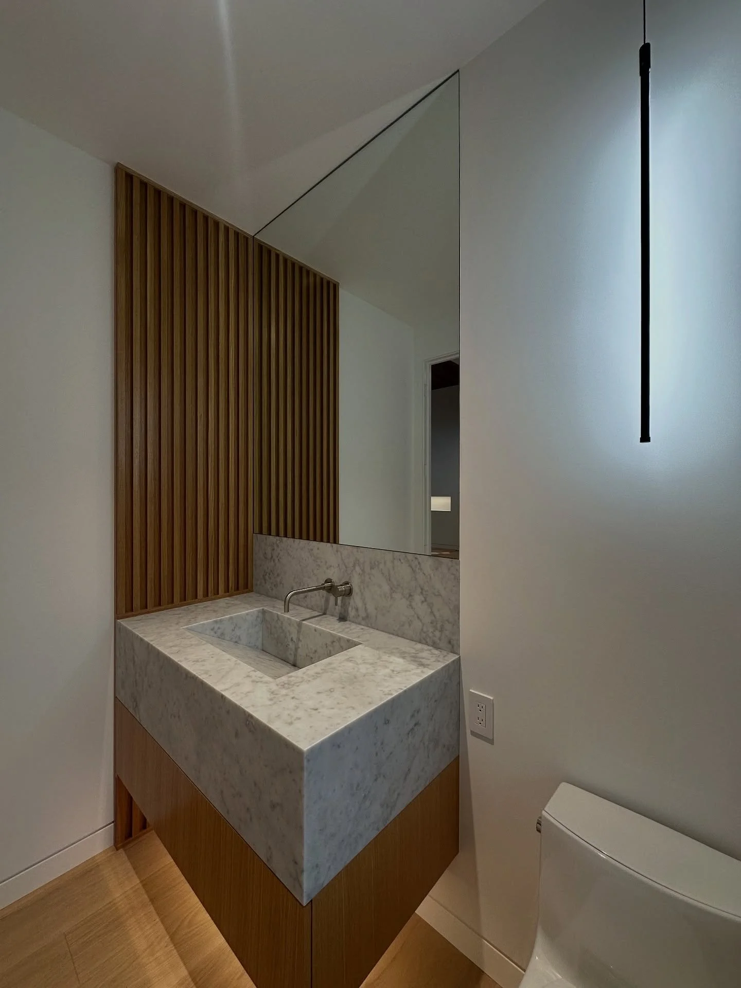The powder room is now complete! Thank you @dyaconstruction for your exceptional attention to detail and outstanding craftsmanship.

Architecture: @gsw_architects 
Build: @dyaconstruction 

#powderroom #powderroomdesign #stonesink #interior #interior