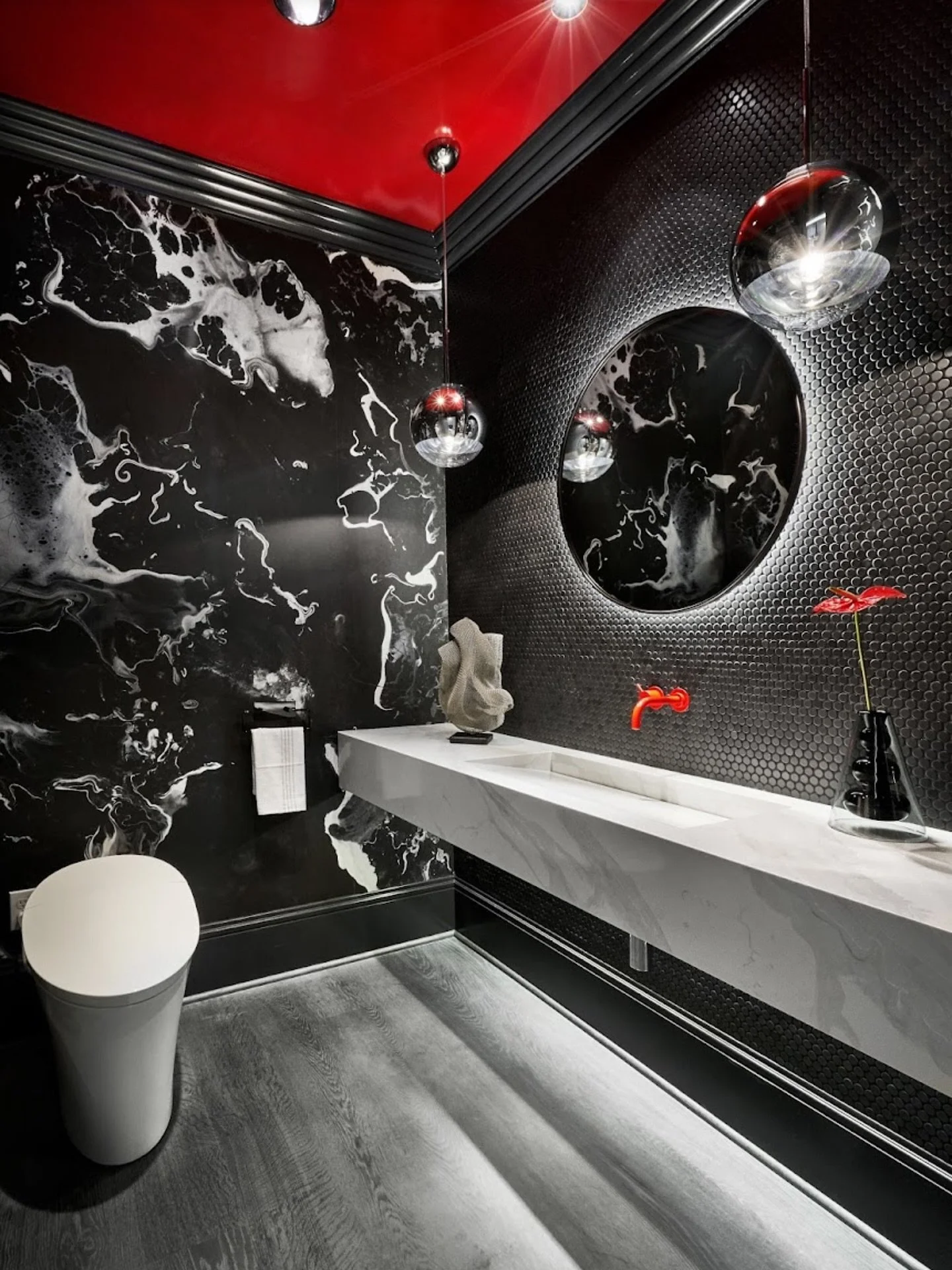 The moody, dramatic powder room. Just the right touch of mystery for Halloween night. 🕯️🖤🎃

#happyhalloween 
#portlandheights 
#powderroom 
#powderroomdesign 
#karasawainteriorstudio