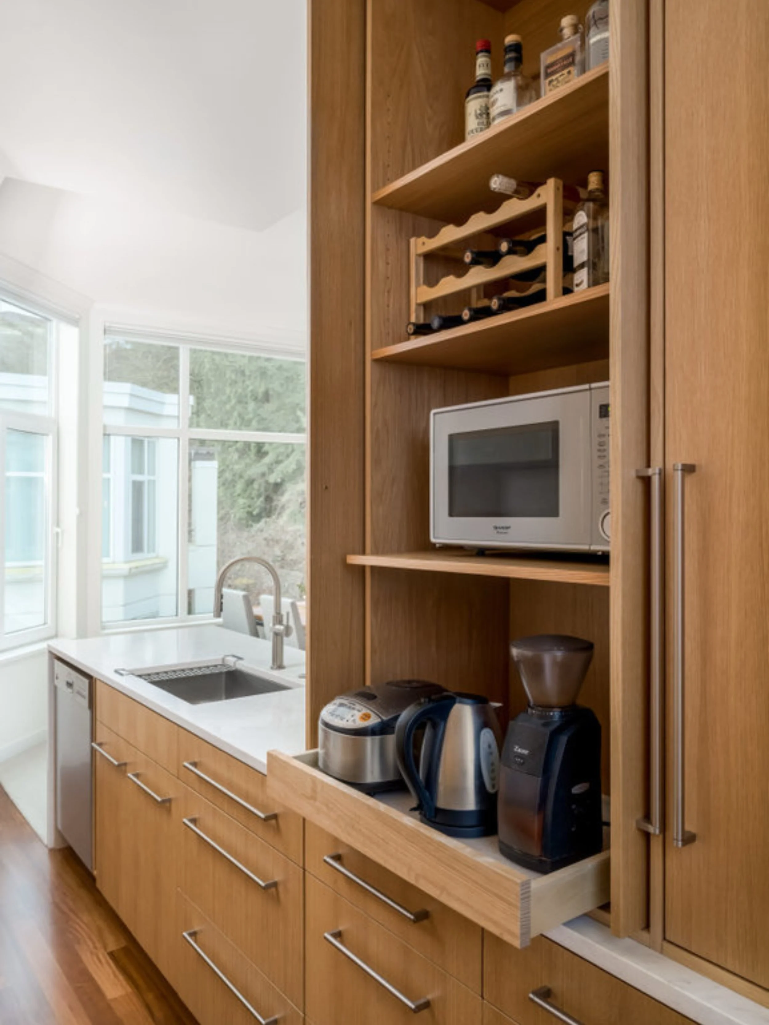 Great design lives in the details. Thoughtful storage, integrated function, and elevated organization that makes everyday routines easy. 

Interiors: Karasawa Interior Studio
Photography: @kelleykishphotography