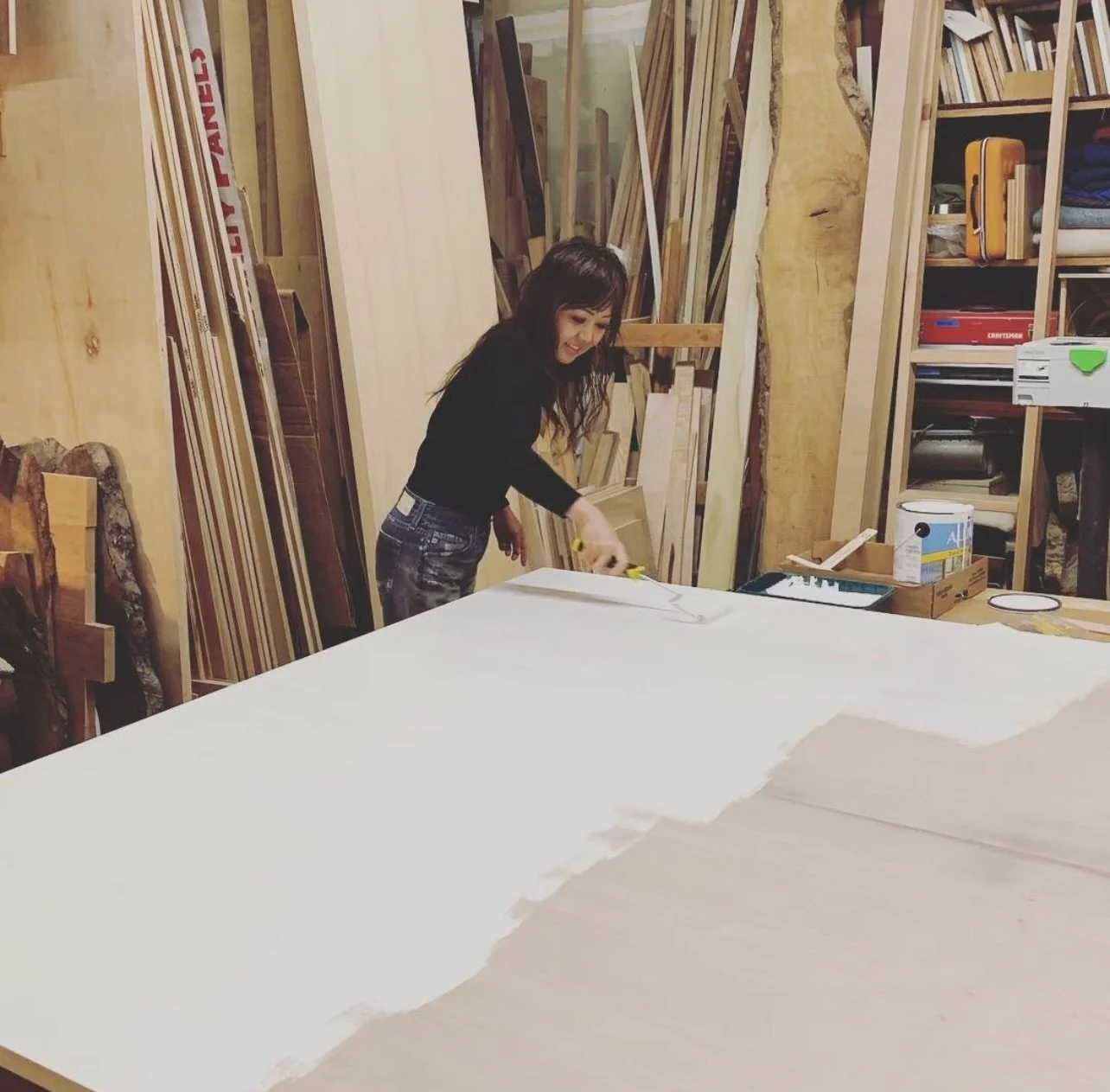 Circa 2020. I can&rsquo;t recall what project I was working on, but apparently my plan was to paint a 8&rsquo;x 8&rsquo; canvas with the world&rsquo;s tiniest roller. 

#interiordesigners #portlandinteriordesigner #interior