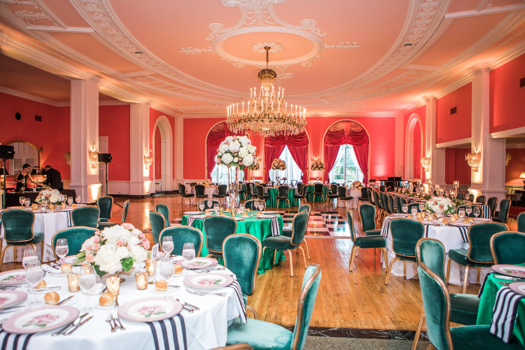 Gillespie's always does a stunning job at any wedding I've photographed. This was an iconic "Greenbrier" themed reception.