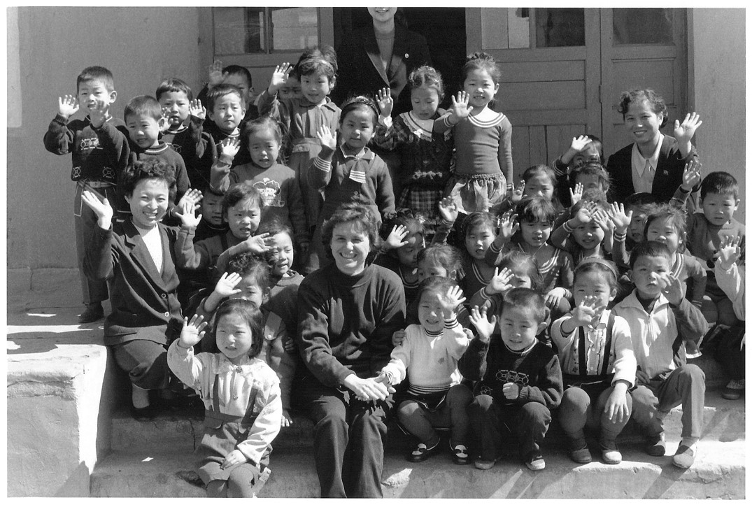  Children in North Korea (1997) 