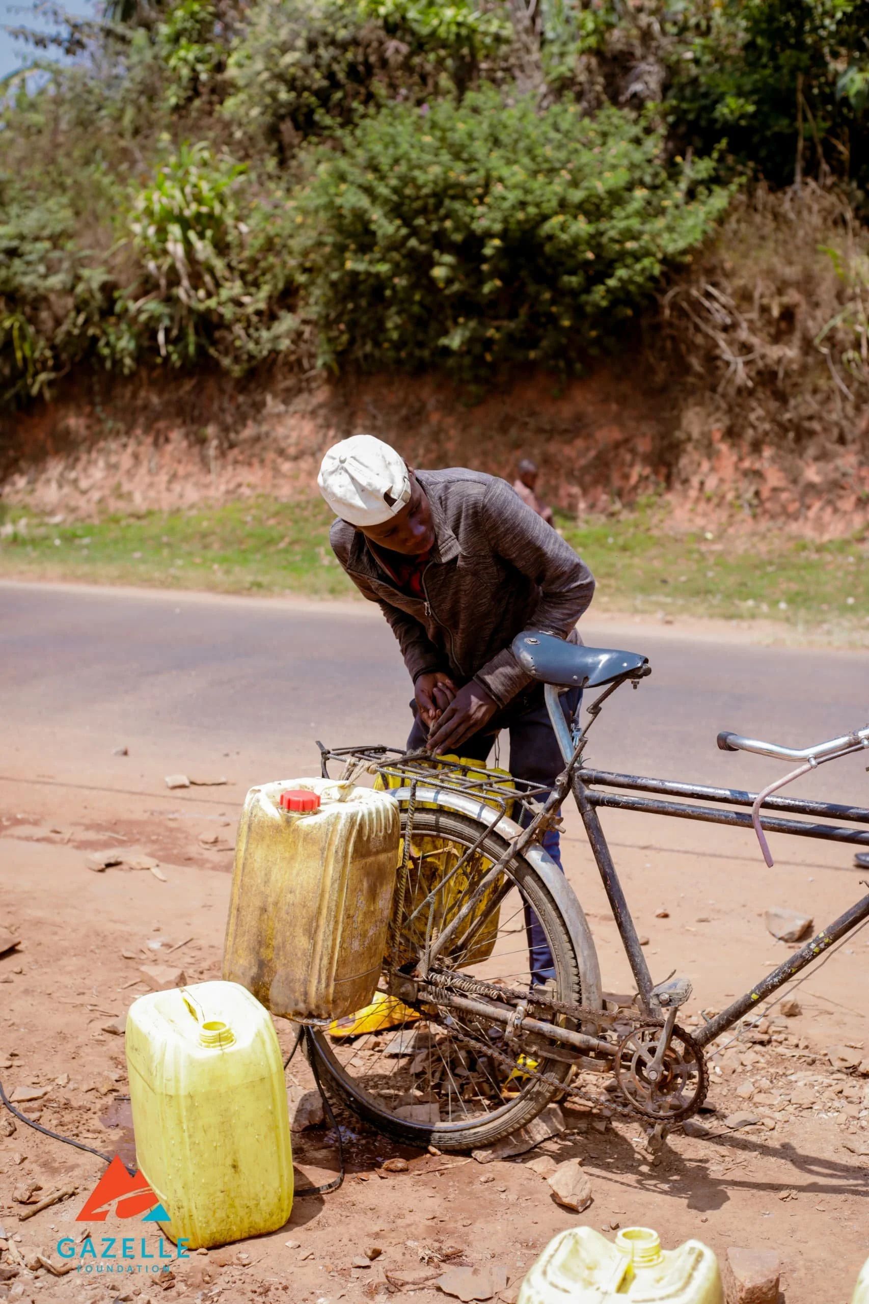 he is transported clean water with bicycle.jpg