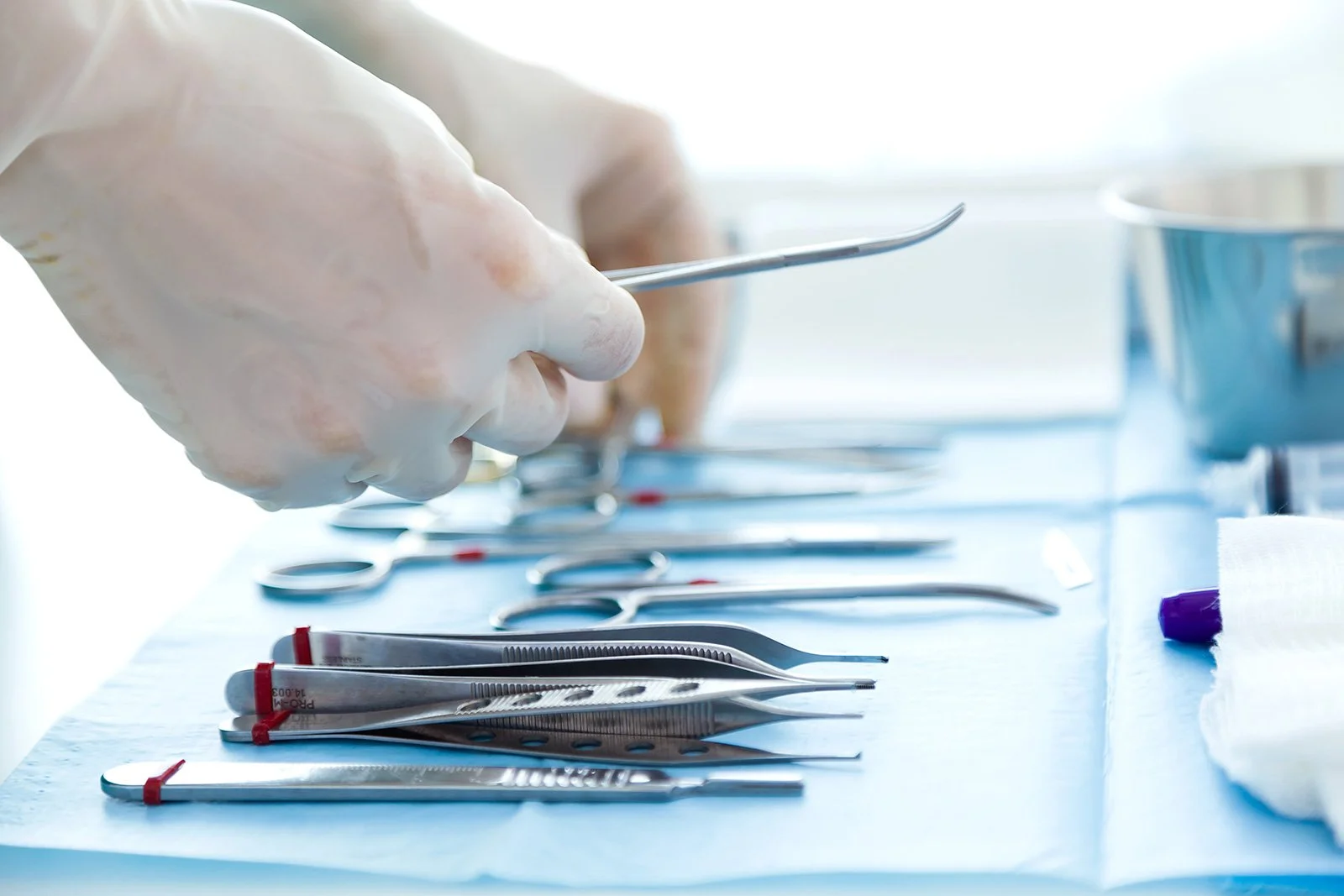 mesa quirurgica para cirugía odontológica del centro odontologico prof.dr. Alexis Chudnovsky