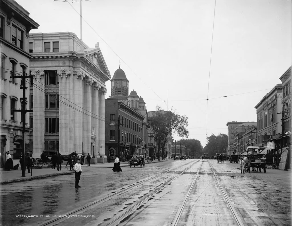 Can you spot the “jaywalkers” in this photo of North Street? Are they “jaywalking” even though crosswalks had not been invented yet? (via Library of Congress, ca. 1908-1915)
