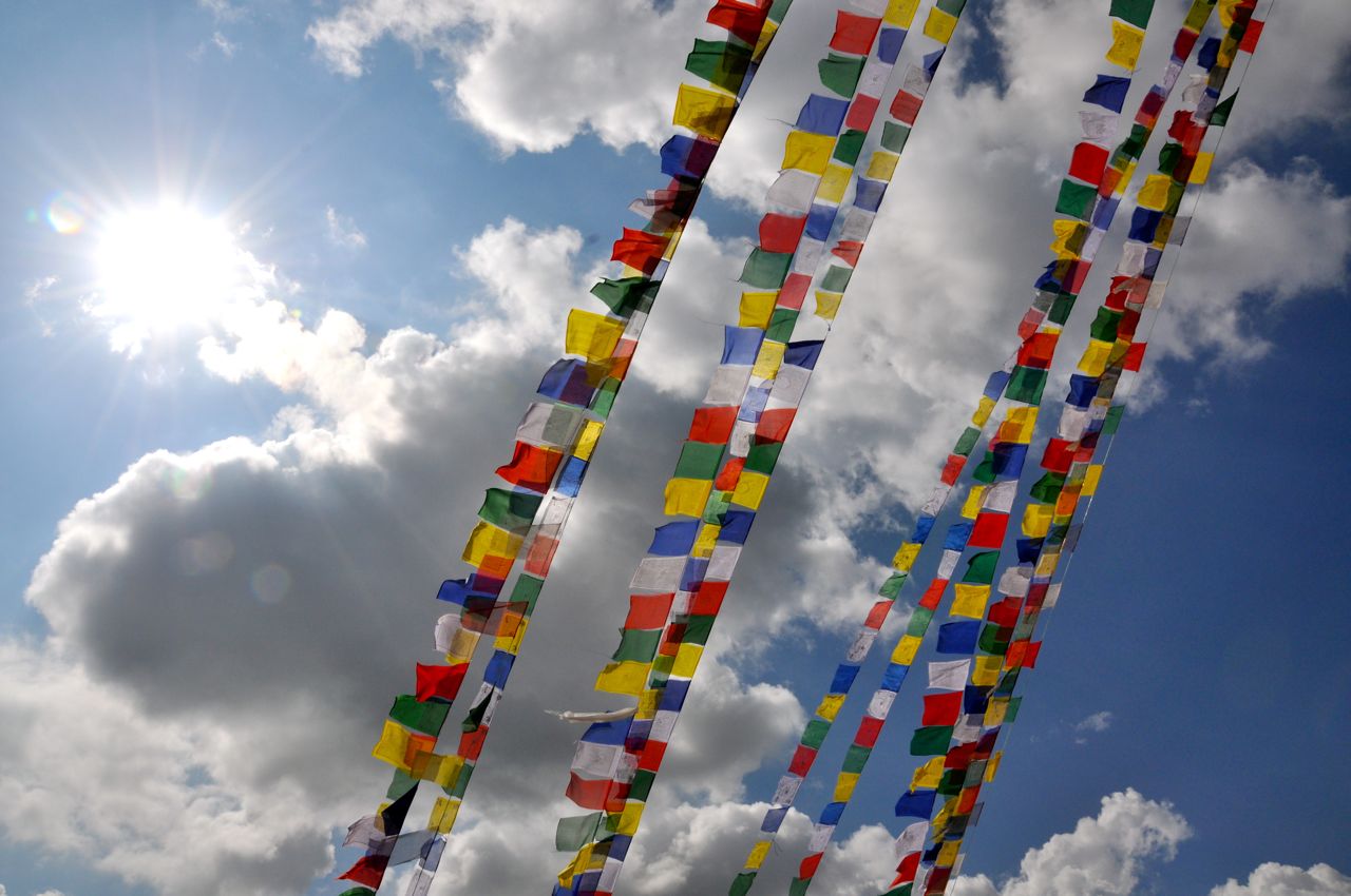 3b-Nepal-Bodhinat-prayer-flags-Sep2010.jpg