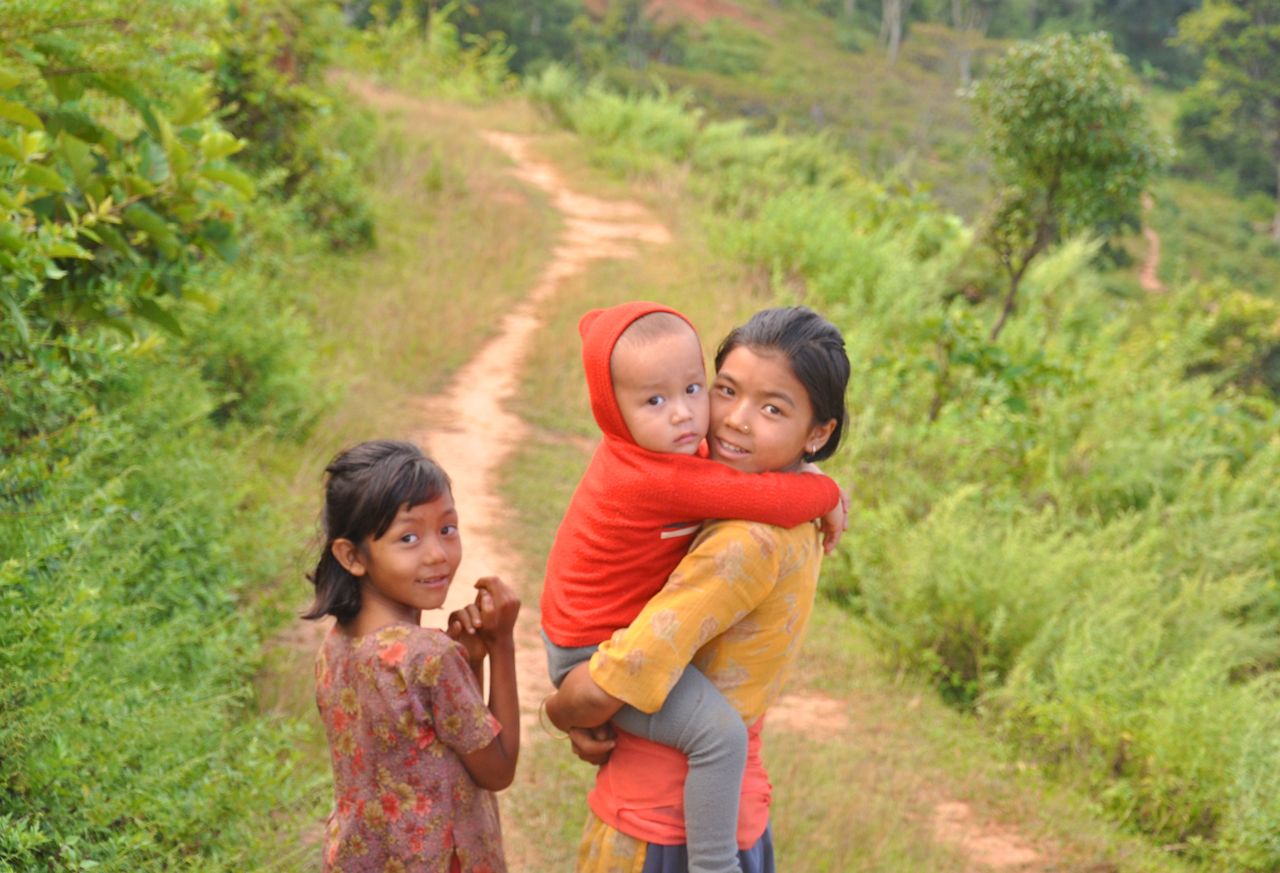 Nepal-Nuvakot-local-children-2.jpg