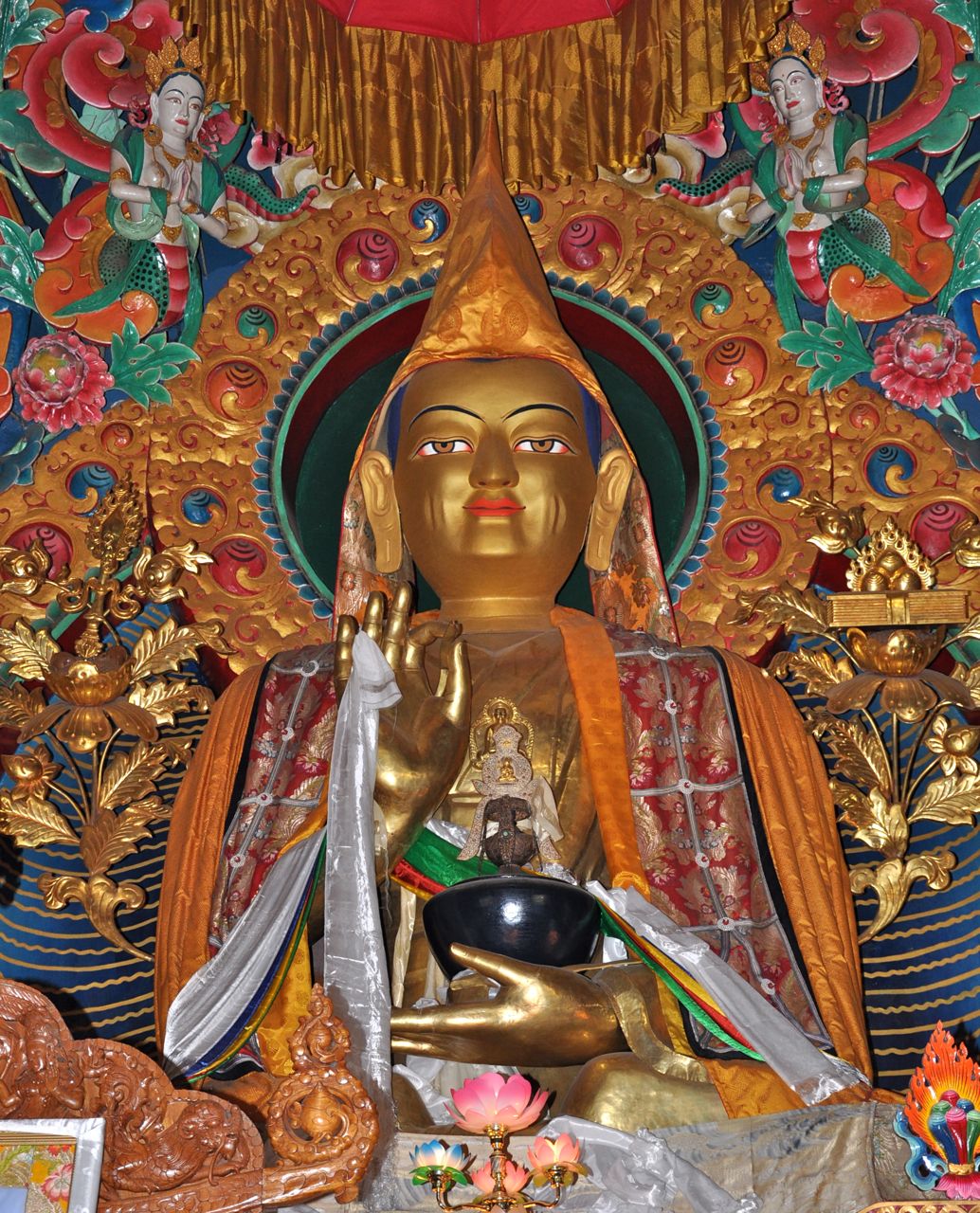 Nepal-Pullhari-Monastery-Buddha.jpg