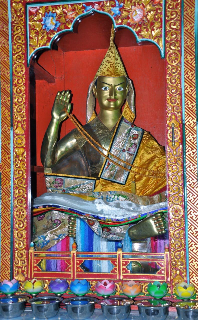 Nepal-Pullhari-Monastery-temple-statue.jpg
