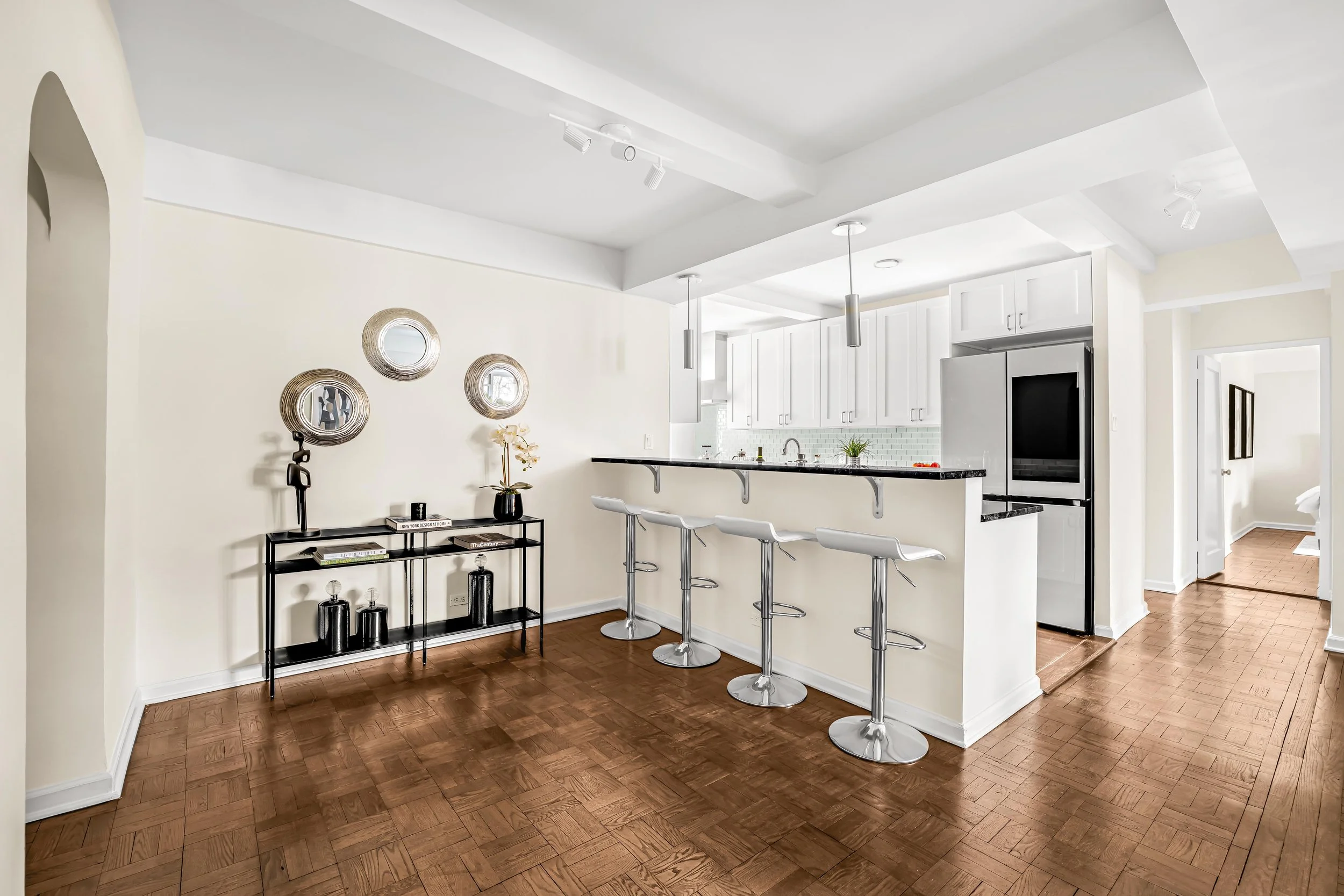 500C Grand #4H Foyer1.jpg