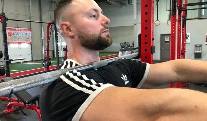 Not having the bar racked on your shoulders can cause wrist pain while front squatting