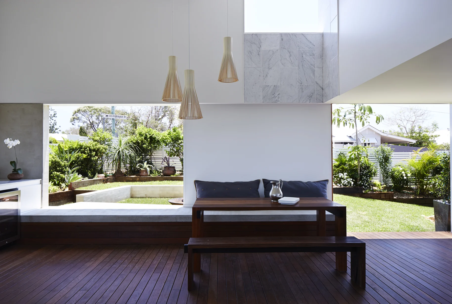 TARINGA NIELSEN JENKINS 01