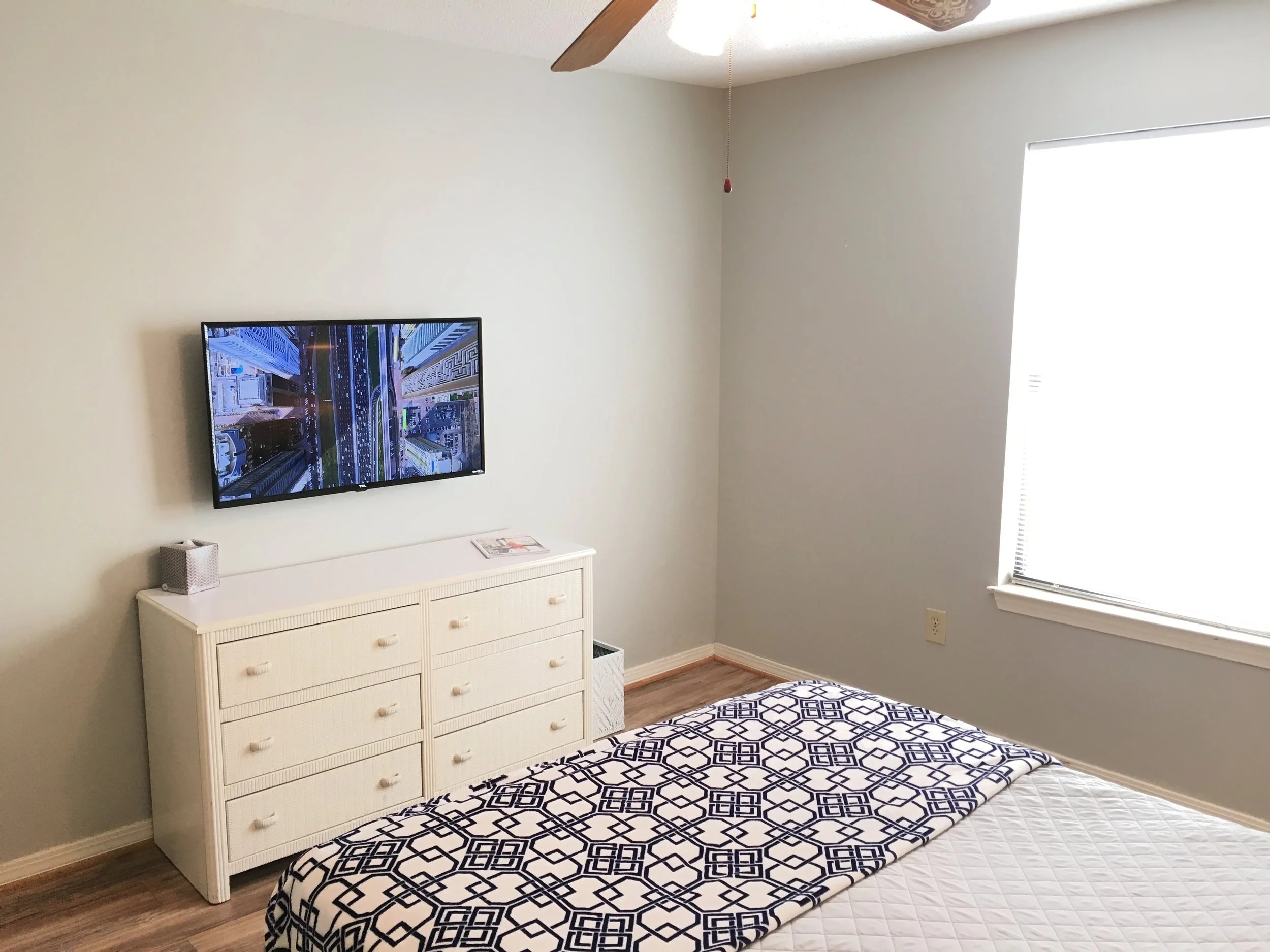 11-MasterBedroomTV.jpeg