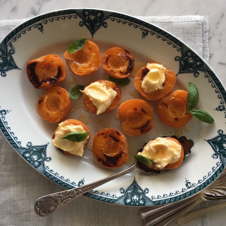 GRILLED APRICOTS WITH SWEET BASIL SYRUP &amp; MASCARPONE