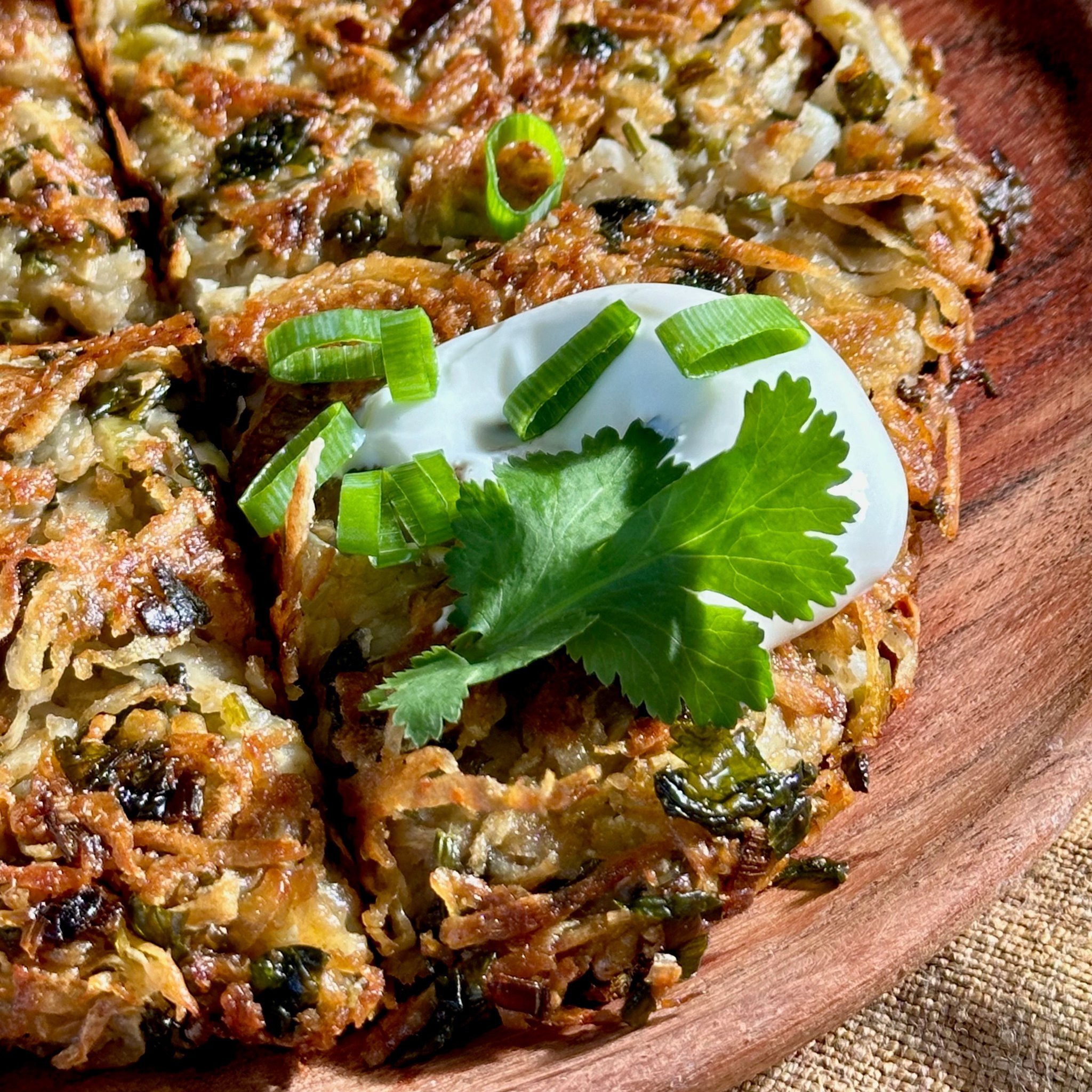 If you haven't eaten celeriac, the delicious, versatile knobbly root that graces the farm gate's shelves over autumn and winter, this @fionahammondfood recipe will surely get you over the line ❤️ It's a CELERIAC ROSTI and it's bloody delicious. Great