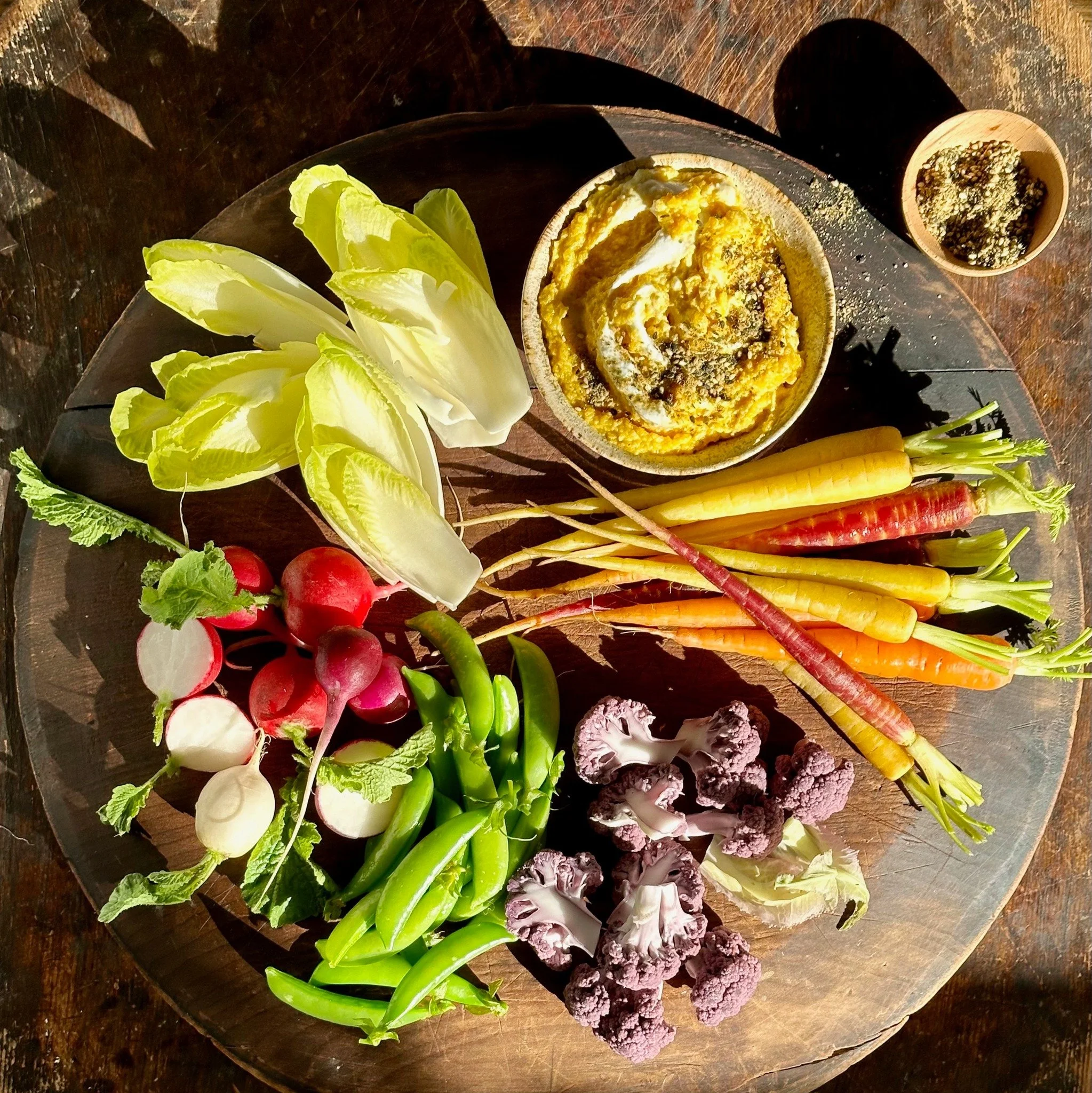 Make your Cup Day celebrations delicious with these @fionahammondfood  entertaining suggestions celebrating the very best mid-spring has to offer 🌈

1. Golden Beetroot &amp; Miso Dip with Furikake 
2. Smoked Kelp Baked Lamb Ribs 
3. Baked Cilia (Cam