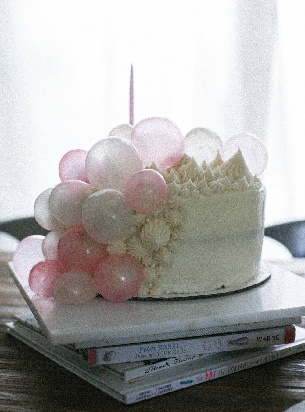 Gelatin Bubble Garland Cake - The Sprinkle Factory