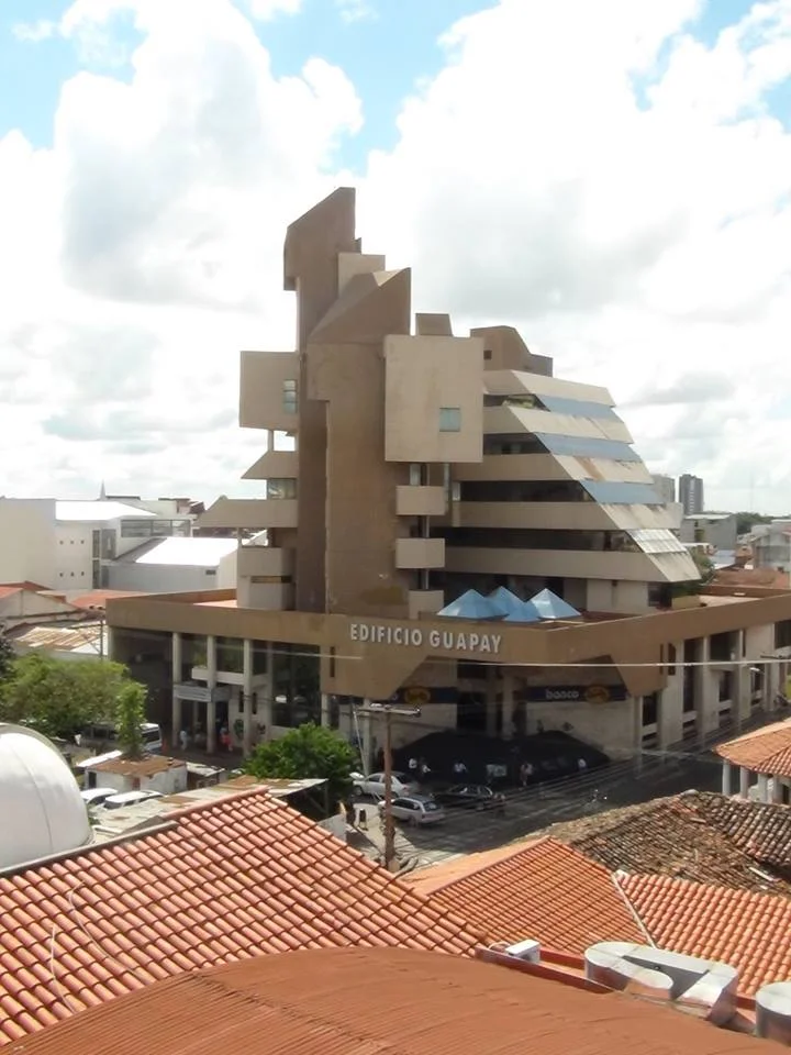 Edificio Guapay. Diseño de Sergio Antelo Gutiérrez, 1998-2000. Foto: Victor Hugo Limpias, 2018.