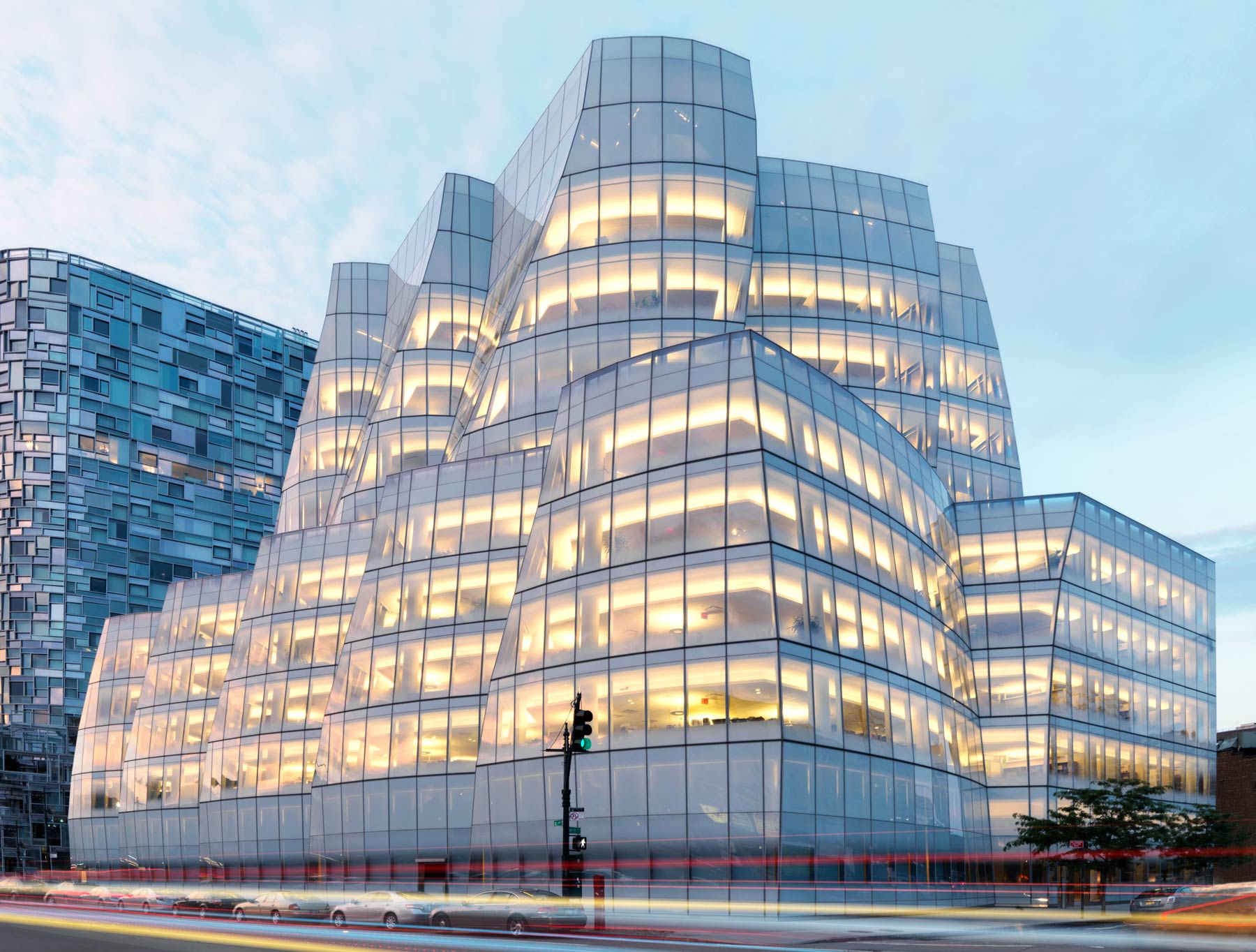 IAC-BUILDING-FRANK-GEHRY-1.jpg