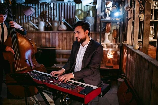 What have you missed in isolation? Our keys player @mikejamesproductions has certainly missed performing standards!
Cannot wait to star working functions again
.
.
.
#jazzband #jazz #keys #keyboard #melbourneentertainment #eventsmelbourne #melbournem