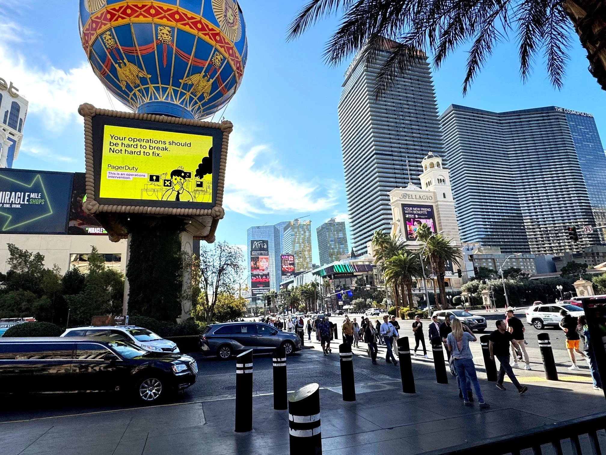 PagerDuty_Paris_pic1_SpotlightOutdoor.jpg