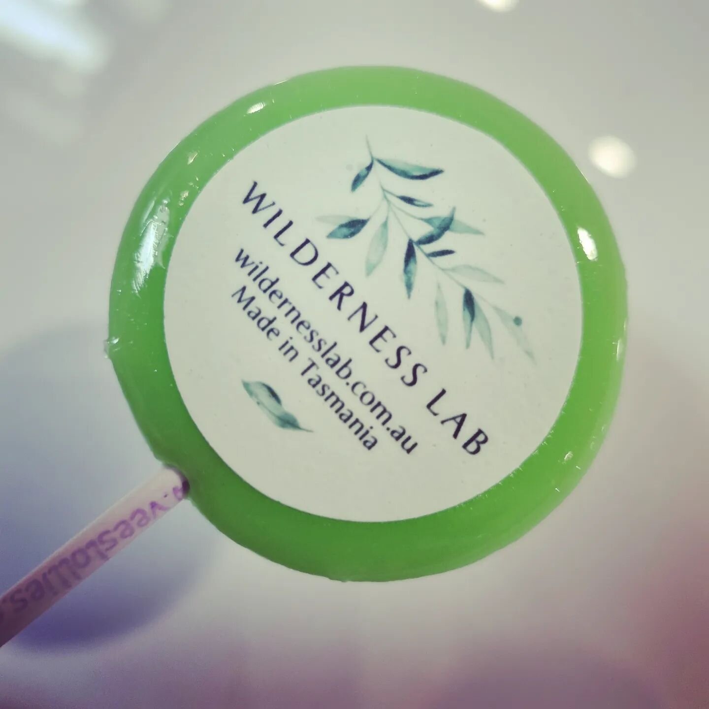 Super cute promo lollipops!! Habdmade by me in a sweet cotton candy flavour

 @wildernesslab 
Go check out her site and page. Awesome stuff!!

#sweets
#promotionalproducts #lollipop #handmadeinaustralia #sugar #glutenfree #vegantreat