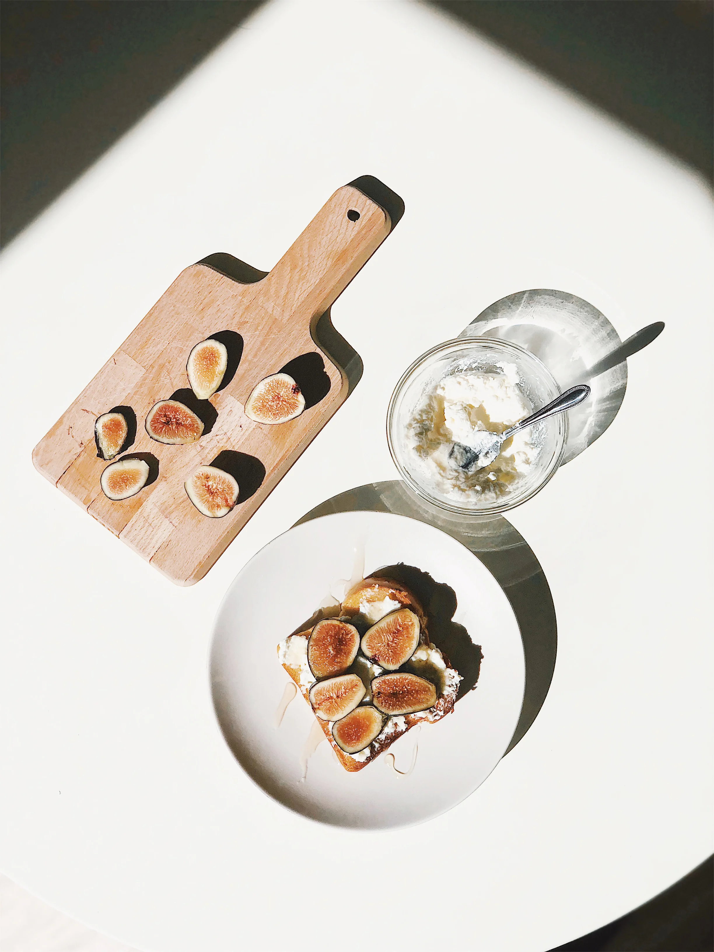 Fig, Ricotta, and Honey Toast