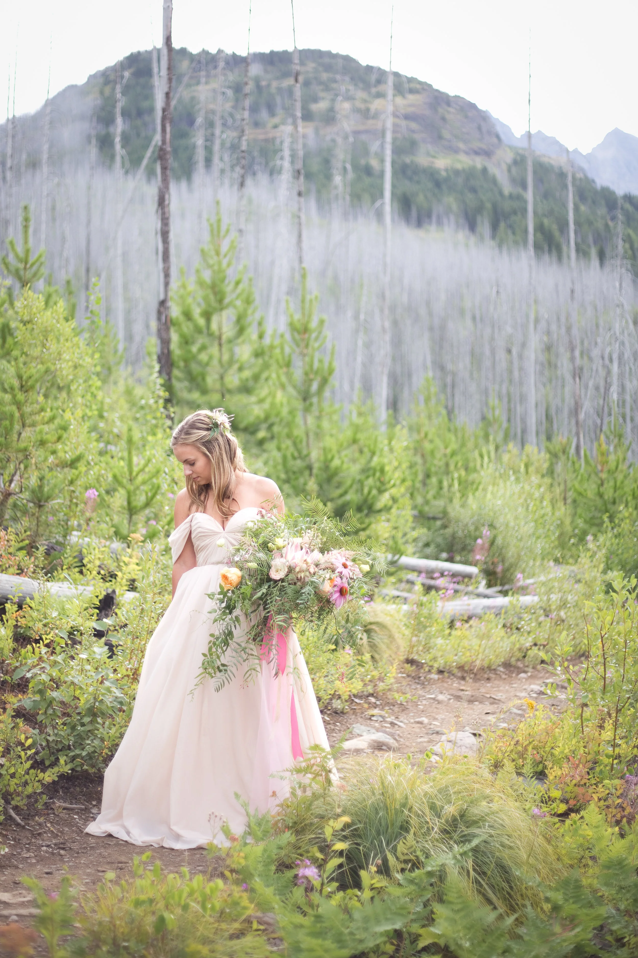 AshleyTintingerPhotography-Missoula-Bitterroot-Destination-WeddingPhotographer-GlacierStyledShoot2015-15.jpg