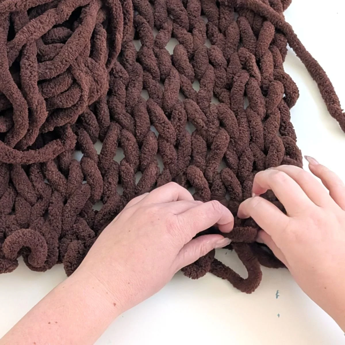 Cosy Knit &amp; Sip: Finger Knitting Scarf