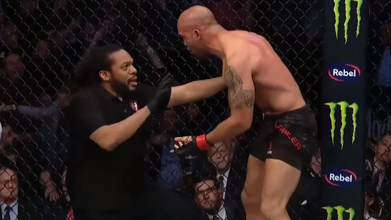 Herb-Dean-i-Robbie-Lawler.jpg