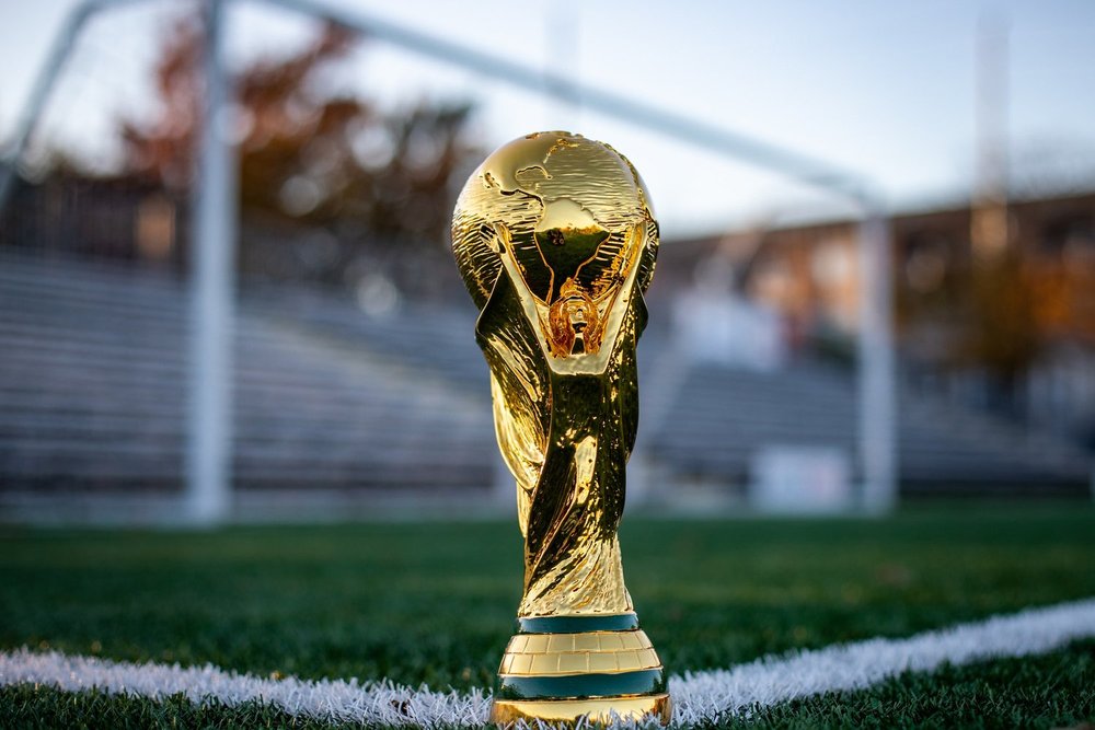 FIFA World Cup trophy: Is it made of real, solid gold? How much is it  worth? Can winners keep trophy after 2022 final? - Eurosport