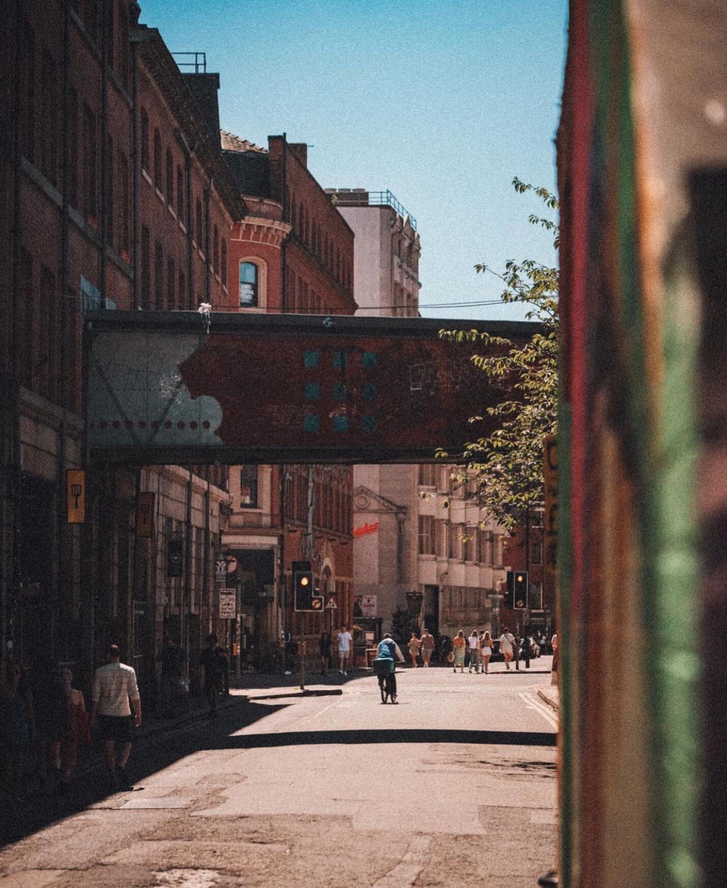 It&rsquo;s the last day of August! We advise you to go find a sun trap in the city before Autumn appears🌞🍂 
Whether it&rsquo;s parks, benches, beer gardens or Ancoats Square&hellip;make the most of that Manchester sunshine whilst you still can! 

@