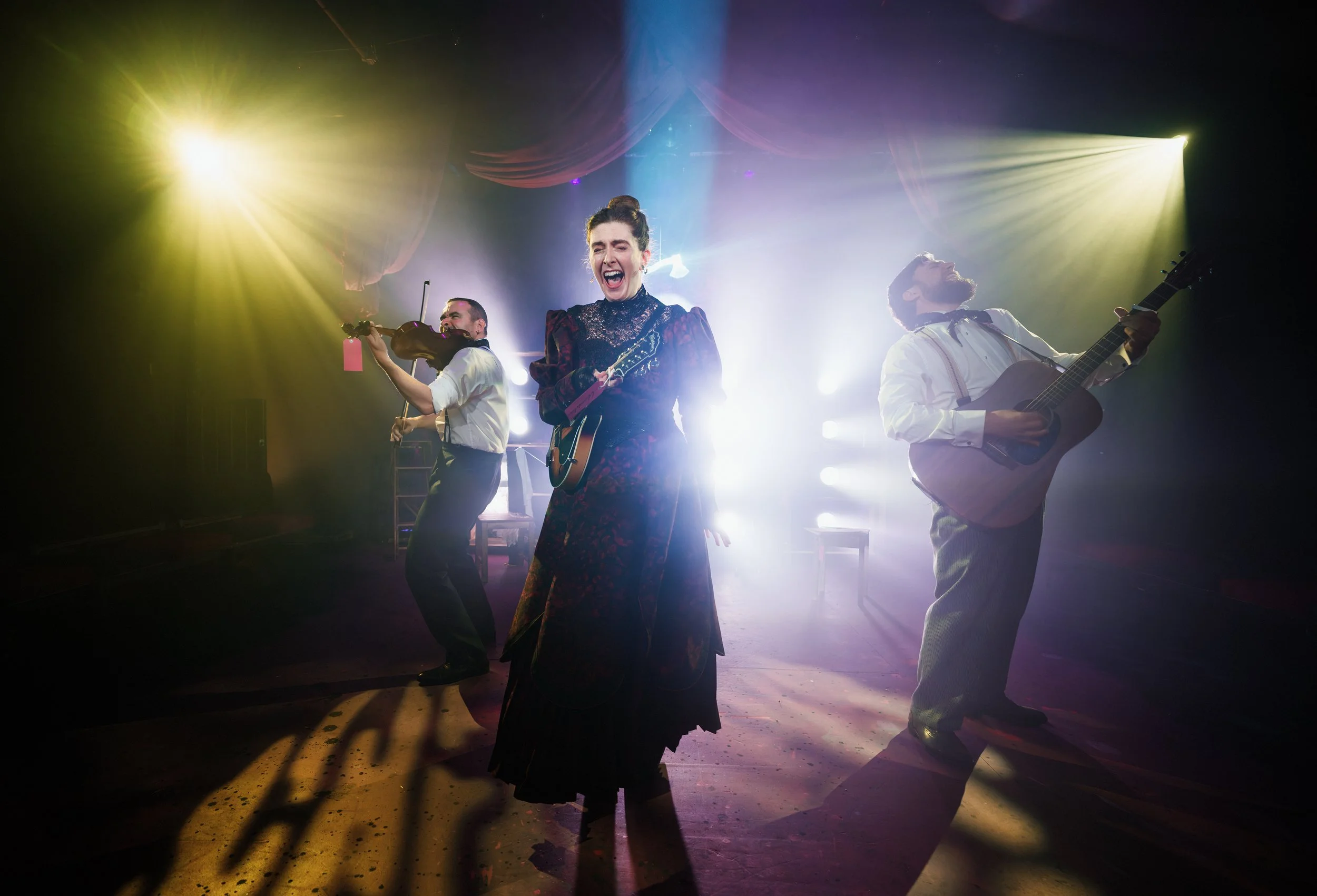 OutOfTheForest_BuryTheHatchet_SouthwarkPlayhouse_(c)AlexBrenner__11_7278_dx_s-2.jpg