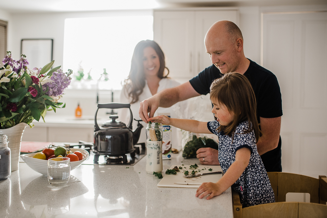 Family making smoothie morning