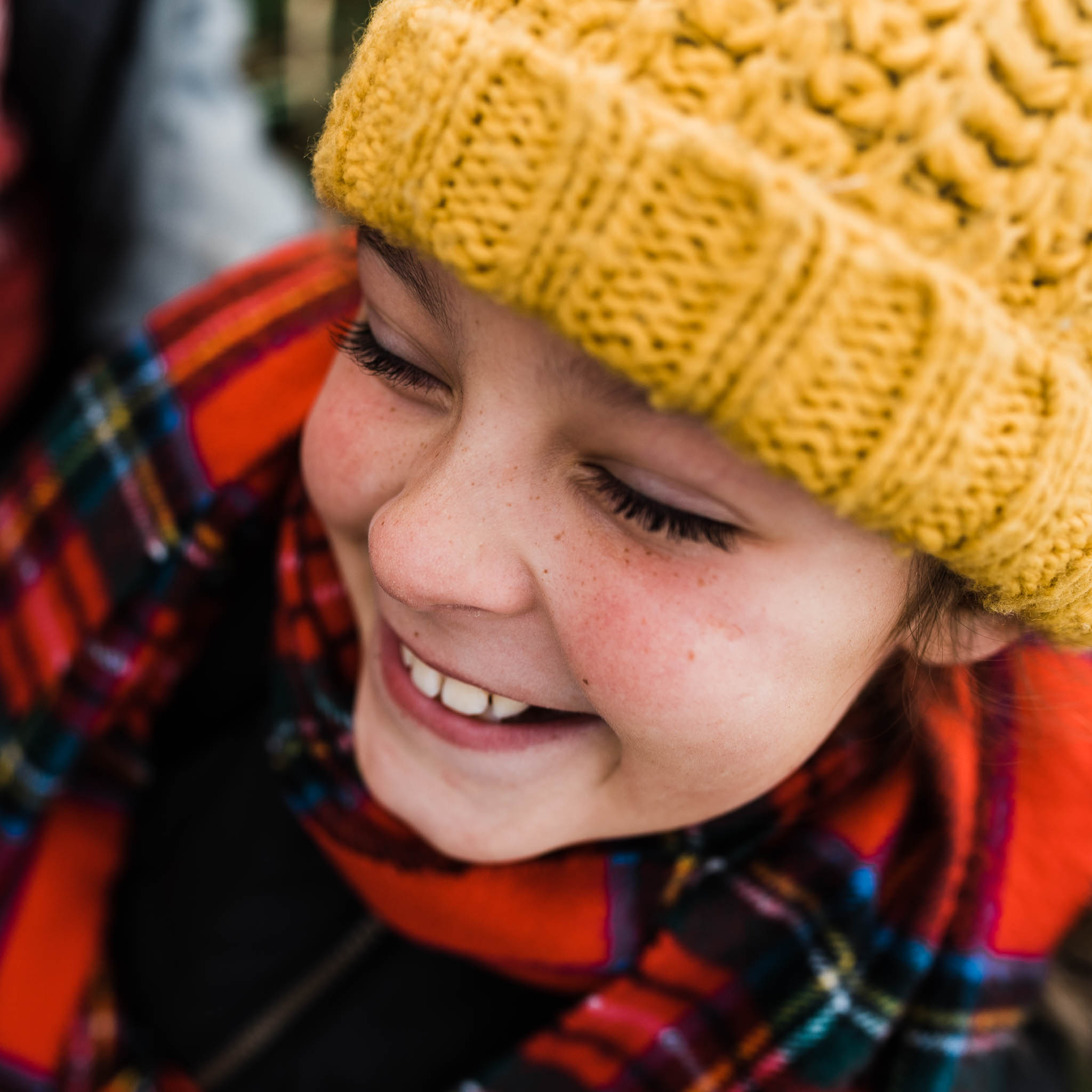 Little Girl in Hat laughing_CheltenhamPhotographerChuiKingLi-0549.jpg