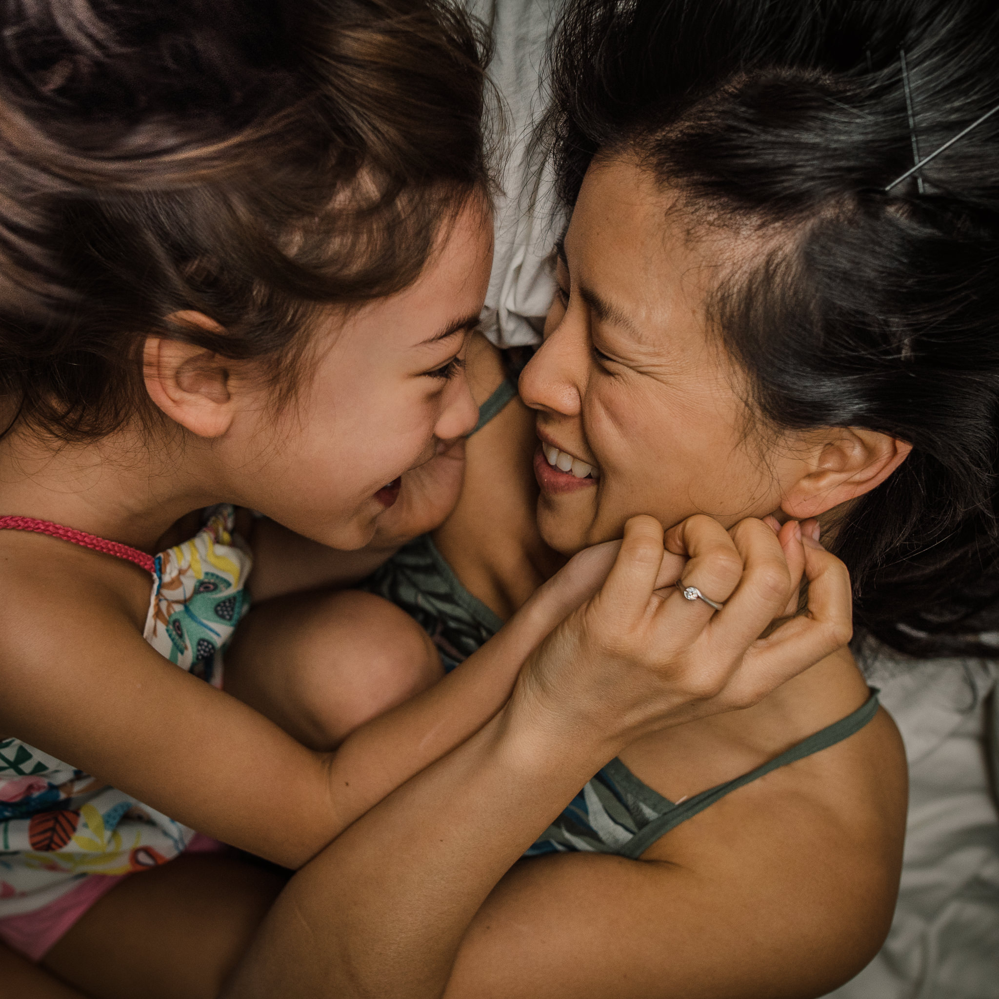 Mother-with-daughter-cuddles-Cheltenham Photographer Chui King Li Photography-2.jpg