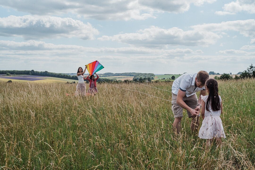 Kite-Flying-Family-Photoshoot-Cotswolds-chui-photography-7150.jpg