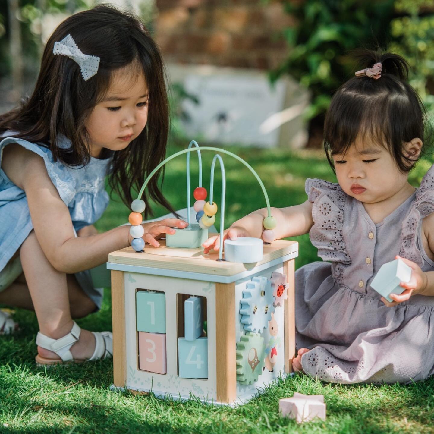 ** MODEL CALL! **
** Photoshoot 14th Sept (Wednesday morning) **
** Near Tewkesbury **

Calling any 1-4 year olds who would like to play with wooden toys, whilst being photographed by me!
Must be able to get to Kemerton (near Tewkesbury) on Wednesday