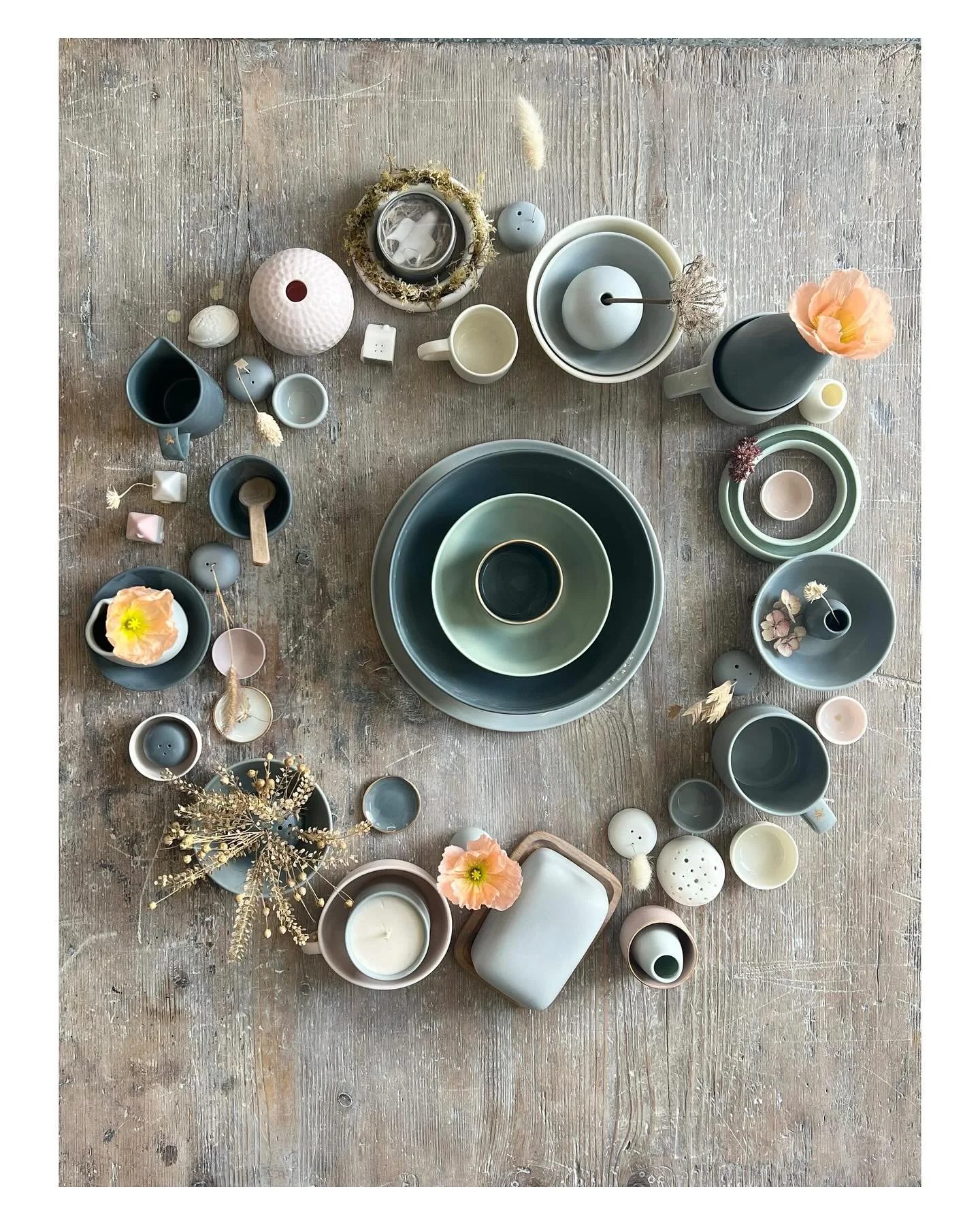 Guess what!?

We&rsquo;re having a little sale at the end of our Pop Up on Totnes High Street @host.studionine 

We have been super busy making this summer, so you know us, it will be a seconds, testers and sample sale ✨

There will be everything fro