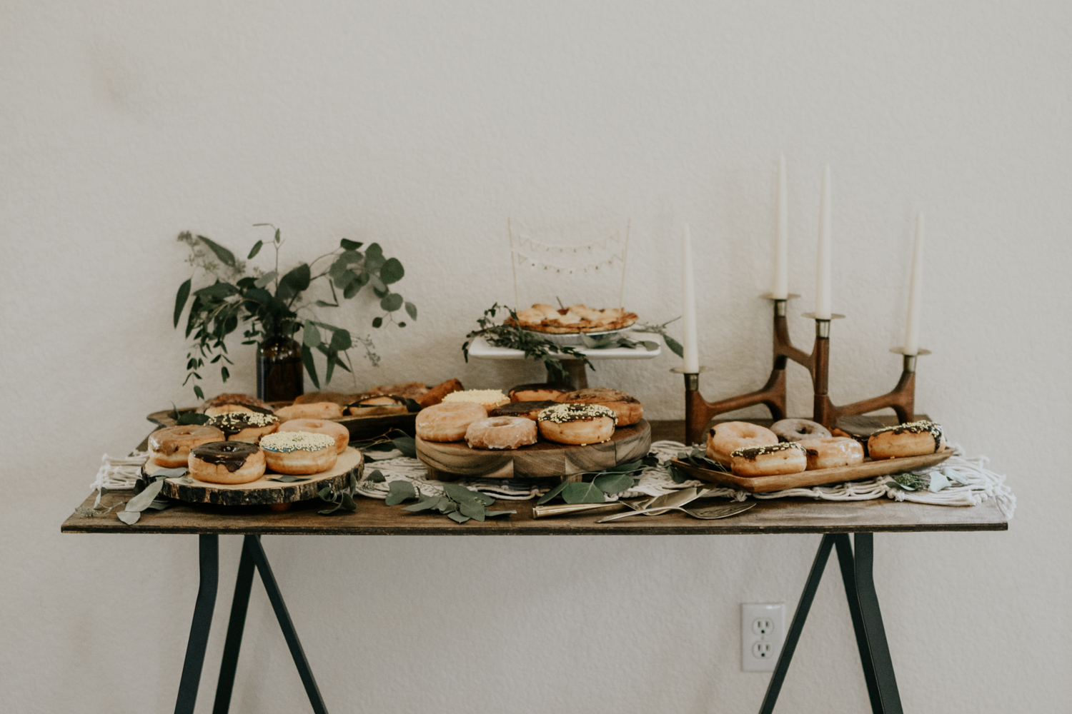 Intimate Mountain Wedding Decor and dessert table Photos, Meadow Creek, Pine Colorado