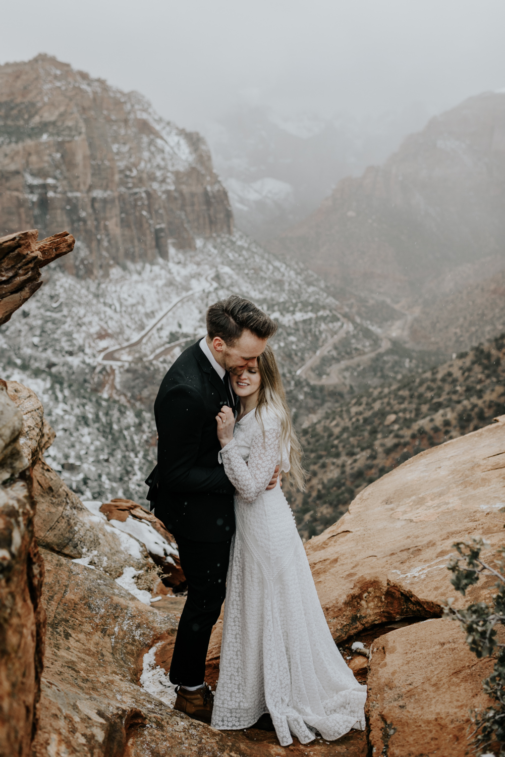 Outdoor lovers Eloping at Zion