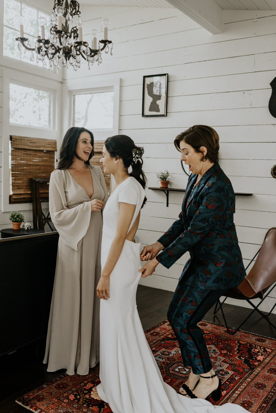 Austin, Texas Cute Airbnb Wedding Day Photos 